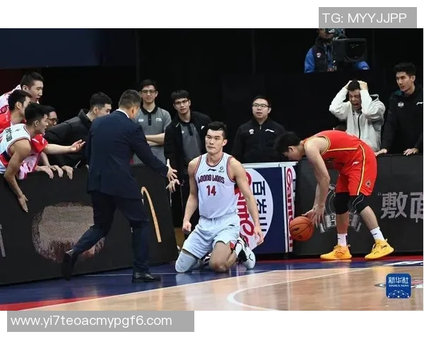 南京篮球队盯防策略分析及其在比赛中的成效与不足之处探讨